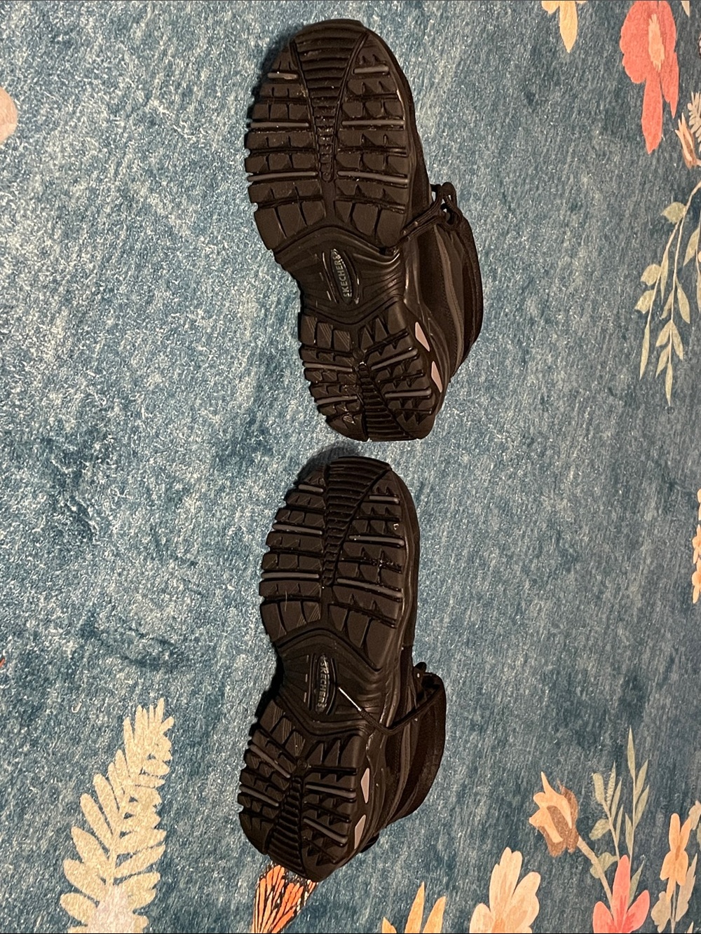 Women’s Black High-Top Athletic Hiking Shoes. Size 8.5 - Picture 2 of 3